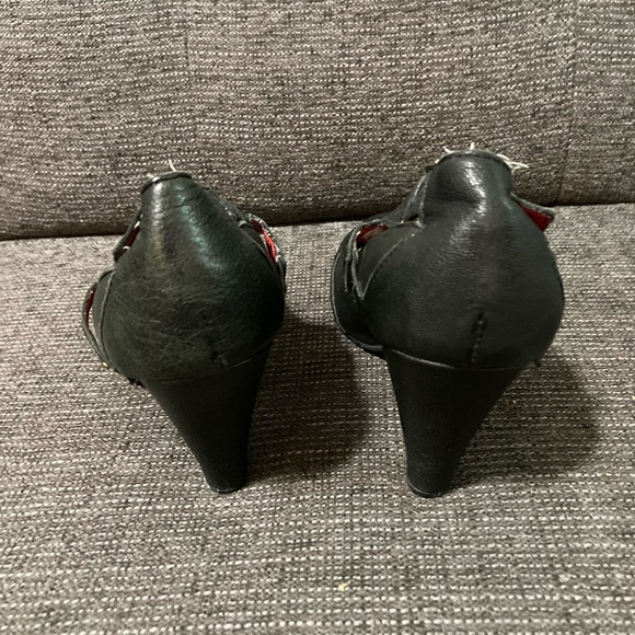 Esska classic black Mary Jane heels. Size 6.5. Good used condition. - Picture 3 of 7